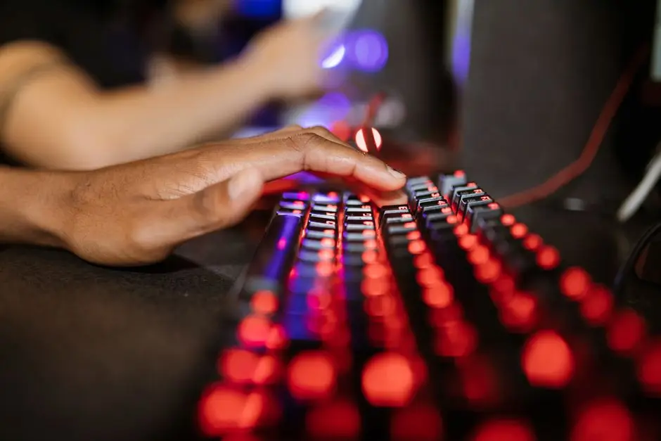 لوحة مفاتيح RGB مخصصة للألعاب تعمل عليها EA FC 27 على Windows PC