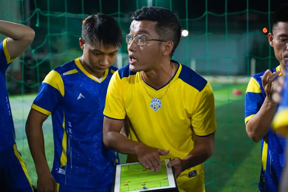 مدرب يشرح تكتيكات Fluid Formation في eFootball 2027