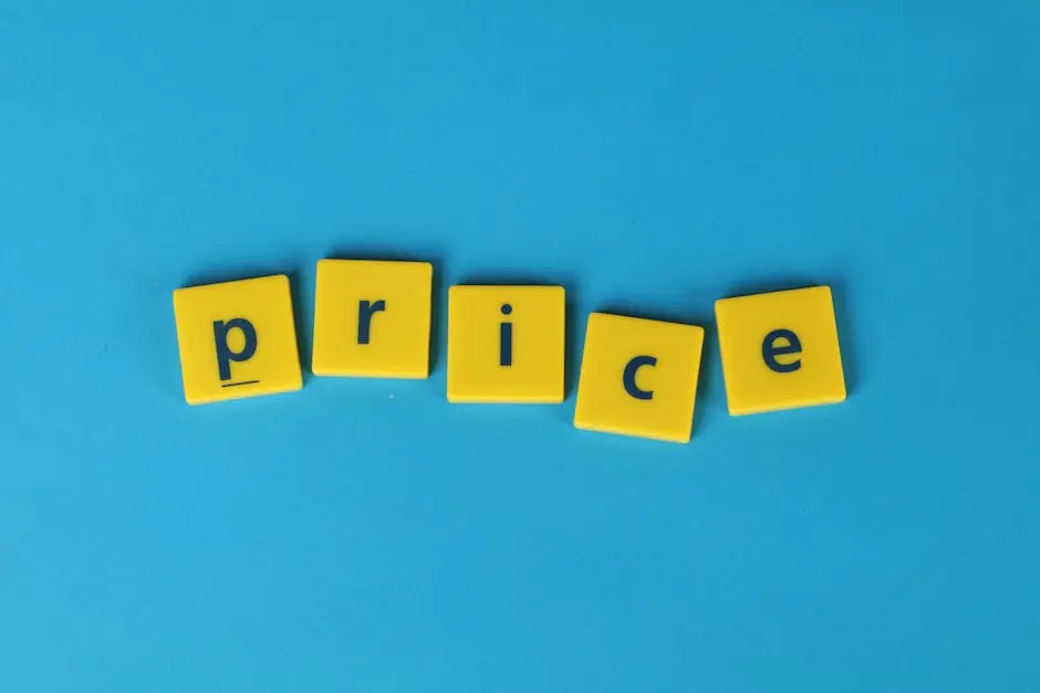 مكعبات صفراء تكتب كلمة Price ترمز لمقارنة أسعار خطط Google AI Ultra وPro
