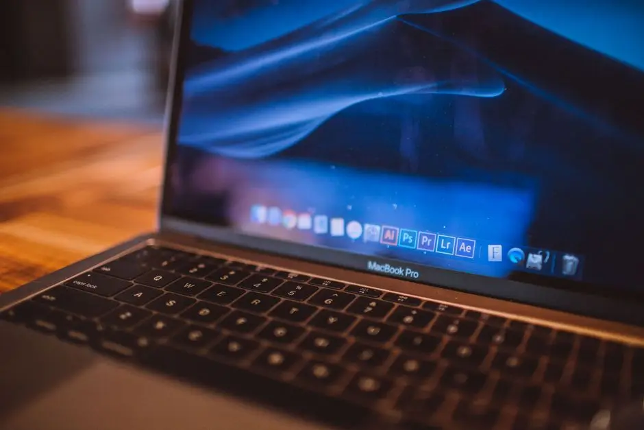 شاشة ماك بوك تعكس تصميم Liquid Glass v2 في macOS 27 Golden Gate