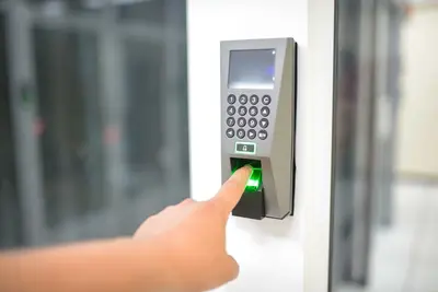 تفعيل passkeys مفاتيح المرور عبر بصمة الإصبع بديل كلمة السر
