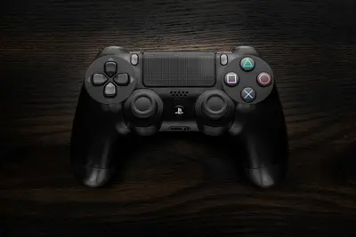 أفضل العاب بلاي ستيشن 4 - يد تحكم DualShock 4