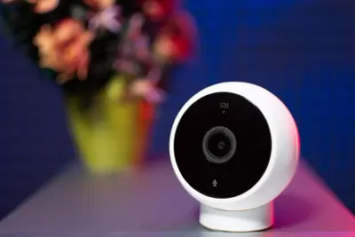 أفضل كاميرات مراقبة منزلية 2026: 8 خيارات بدون اشتراك