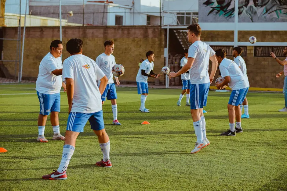 تدريبات لاعبين شباب على ملعب كرة قدم لتطوير وندركيدز كاريير مود FC 26