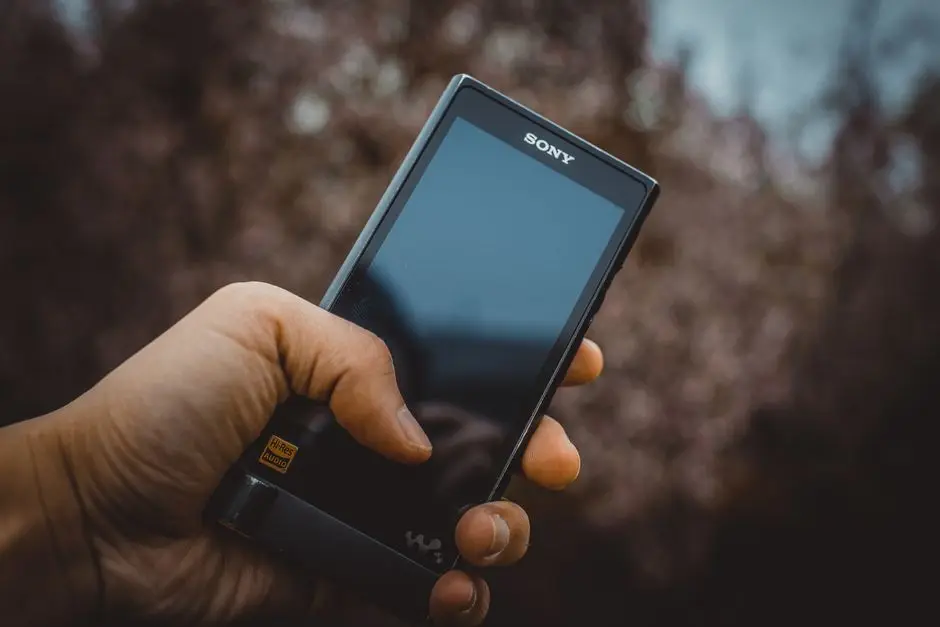 Sony Xperia 1 VIII منفذ سماعة 3.5 ملم وكرت ذاكرة للمحترفين