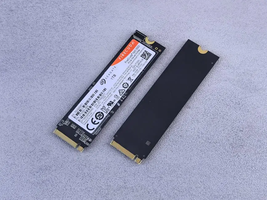 قرصا NVMe SSD من نوع M.2 يُظهران شكل التخزين الحديث الأسرع من HDD التقليدي
