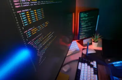 تثبيت ويندوز 11: الدليل الكامل من ISO إلى الفلاشة