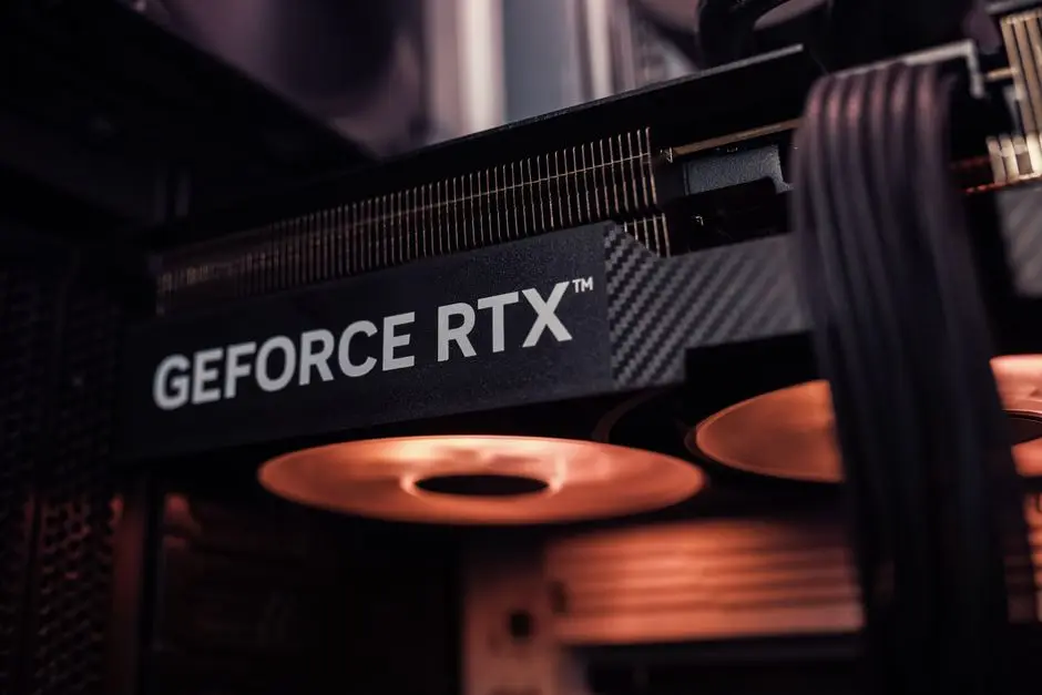 بطاقة رسوميات GeForce RTX تعمل بإضاءة حمراء تشير إلى متطلبات Ray Tracing في تحليل لقطات GTA 6