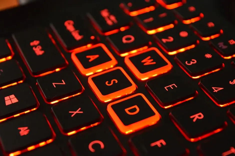 لوحة مفاتيح الألعاب - Steam أفضل منصة لتحميل ألعاب مجانية للكمبيوتر