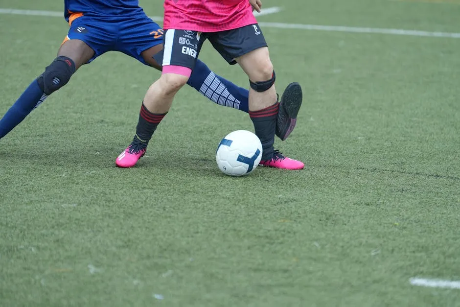 دليل تكتيكات eFootball 2026: لاعبان يتنافسان على الكرة - كل التشكيلات والاستراتيجيات