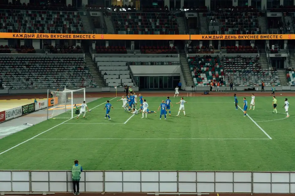 مباراة كرة قدم في ملعب حديث - تقييمات المنتخبات في FC 26