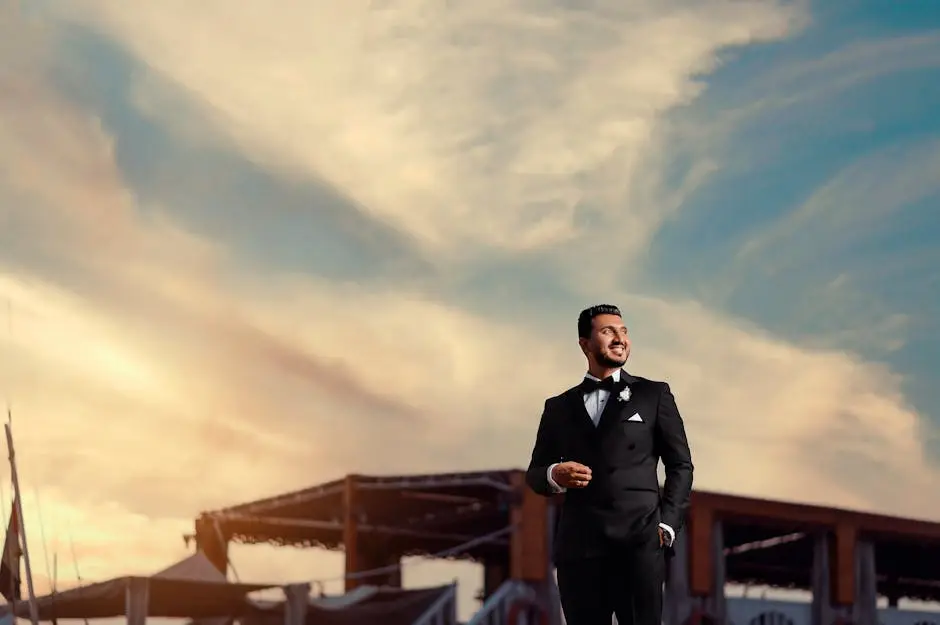 رجل ببزة توكسيدو أنيقة تحاكي بزة Classic Tuxedo Skin في نسخة Specialist Edition من لعبة 007 First Light