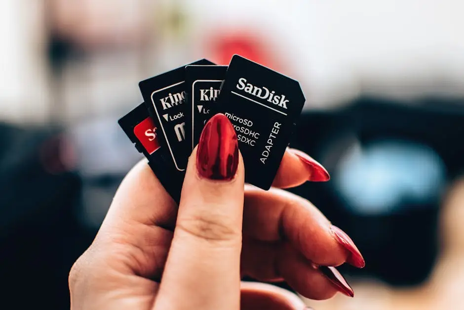 بطاقات ذاكرة microSD تستخدم لحفظ النسخة المحلية من نسخ احتياطي للواتساب على أندرويد